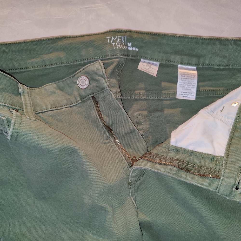 Time and Tru Sage Green Mid-Rise Pants - Picture 3 of 8